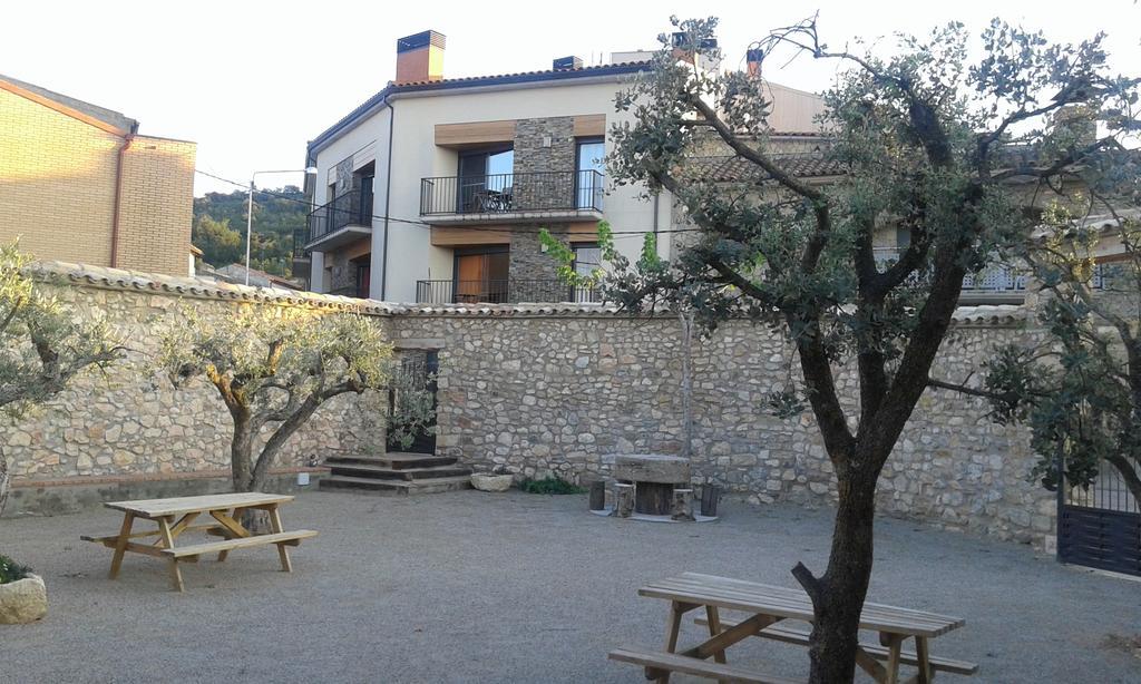 Cal Ribero Aparthotel Vilanova De La Sal Exteriör bild