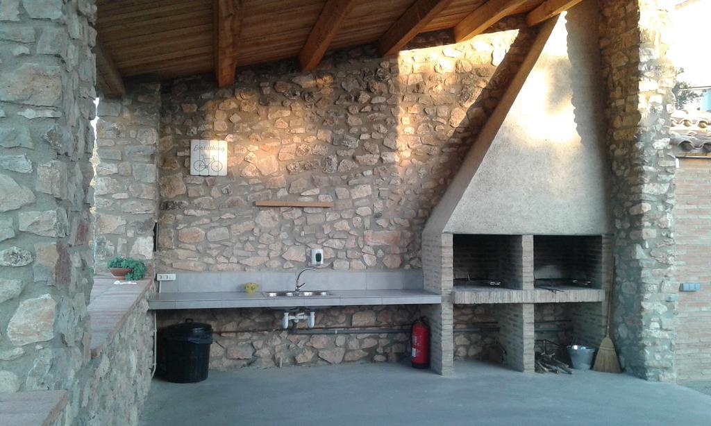 Cal Ribero Aparthotel Vilanova De La Sal Exteriör bild