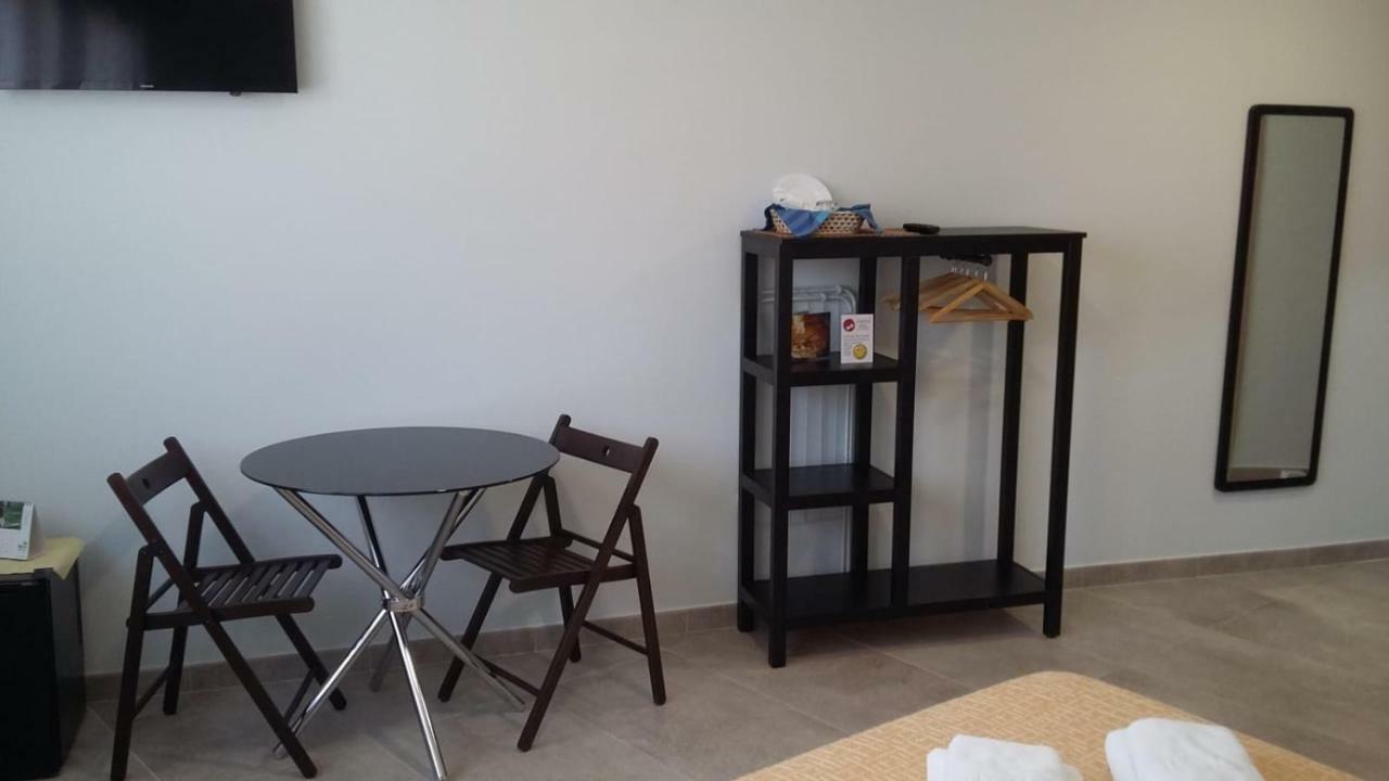 Cal Ribero Aparthotel Vilanova De La Sal Exteriör bild