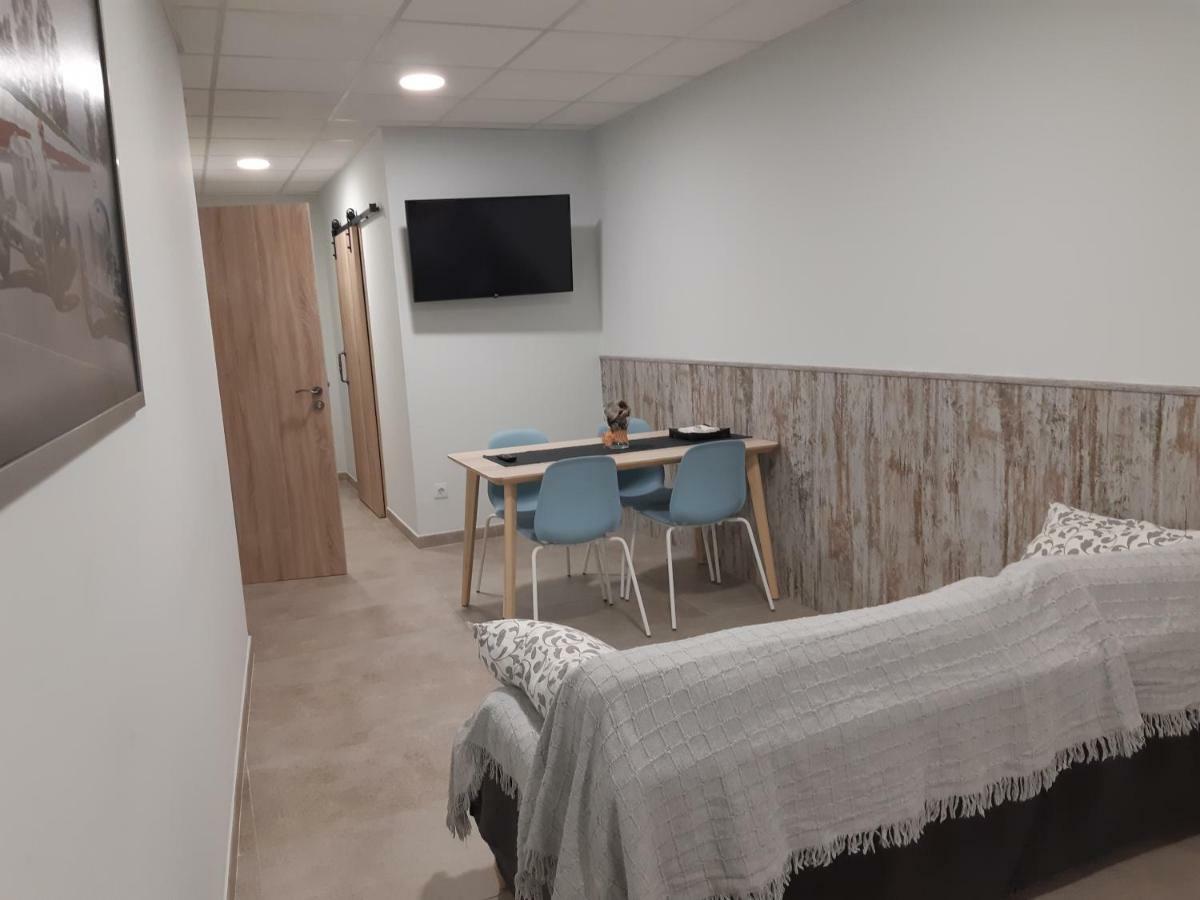 Cal Ribero Aparthotel Vilanova De La Sal Exteriör bild