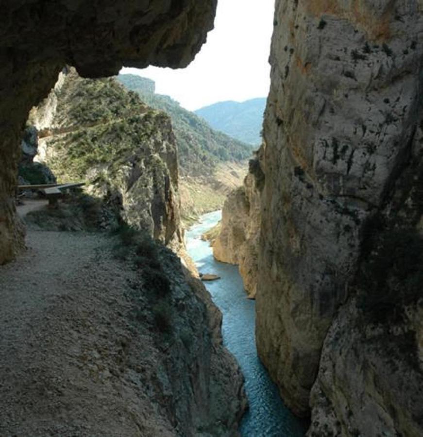 Cal Ribero Aparthotel Vilanova De La Sal Exteriör bild